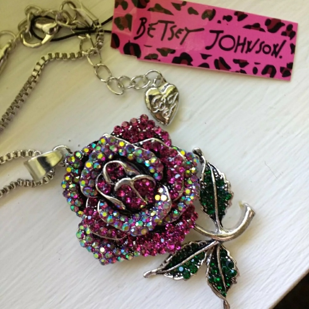Betsey Johnson Rose Necklace NWT